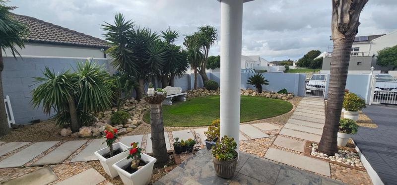 5 Bedroom Property for Sale in Country Club Western Cape